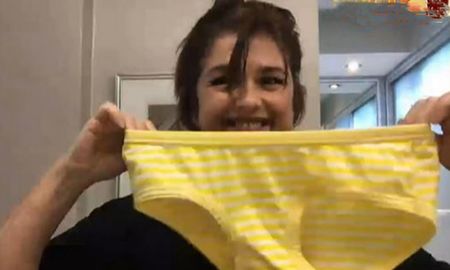 Araceli González mostró su colección de bombachas. Araceli González mostró su colección de bombachas.