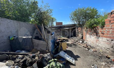 Una familia de barrio Pompeya Oeste sufrió el incendio de una de las habitaciones de su casa en horas de la madrugada del jueves. Una familia de barrio Pompeya Oeste sufrió el incendio de una de las habitaciones de su casa en horas de la madrugada del jueves.
