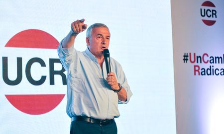 El gobernador de Jujuy, Gerardo Morales, llega a Santa Fe para respaldar las candidaturas de Unidos. El gobernador de Jujuy, Gerardo Morales, llega a Santa Fe para respaldar las candidaturas de Unidos.