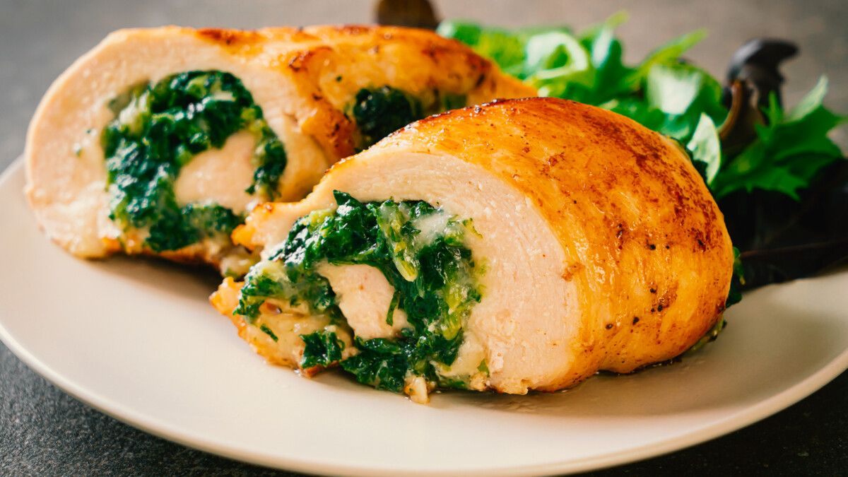 El pollo relleno es un plato frío, delicioso y fácil de hacer, perfecto para disfrutar en la cena navideña. El pollo relleno es un plato frío, delicioso y fácil de hacer, perfecto para disfrutar en la cena navideña.