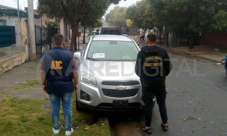 Por el caso se desarrollaron 12 allanamientos que tuvieron como resultado el secuestro de vehículos, dinero y joyas. Por el caso se desarrollaron 12 allanamientos que tuvieron como resultado el secuestro de vehículos, dinero y joyas.