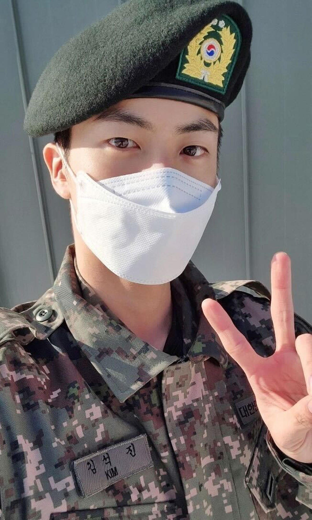 Jin de BTS compartió actualizaciones de su servicio militar obligatorio con ARMY.