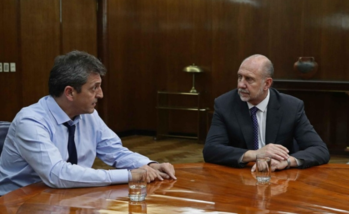 El Jefe de Campaña “no trabajó los anuncios con los gobernadores” pero hay malestar en el equipo que coordina Gabriel Katopodis con Santa Fe. “No parecen conscientes de que si perdemos por 13 puntos ahí, se pierde el país”, aseguran / Foto: Télam. El Jefe de Campaña “no trabajó los anuncios con los gobernadores” pero hay malestar en el equipo que coordina Gabriel Katopodis con Santa Fe. “No parecen conscientes de que si perdemos por 13 puntos ahí, se pierde el país”, aseguran / Foto: Télam.