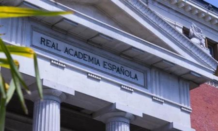 La RAE eliminó dos letras del alfabeto. La RAE eliminó dos letras del alfabeto.