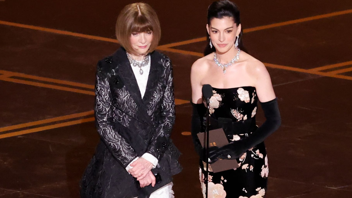 Anne Hathaway y Anna Wintour en los Oscars.&nbsp;