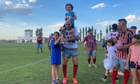 Por primera vez en su historia, Juventud Unida de Candioti jugará en la Primera de la Liga Santafesina de Fútbol. Por primera vez en su historia, Juventud Unida de Candioti jugará en la Primera de la Liga Santafesina de Fútbol.