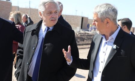 El presidente Alberto Fernández destacó hoy en San Juan el compromiso de su Gobierno de darle una mejor vida a los argentinos y argentinas.