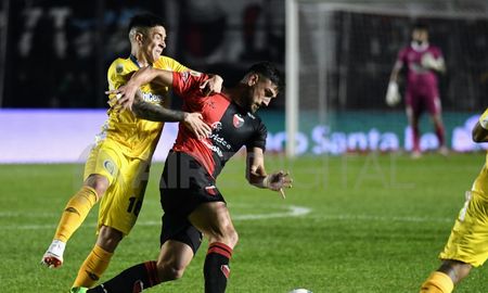 Santiago Pierotti, en el partido entre Colón y Rosario Central. Santiago Pierotti, en el partido entre Colón y Rosario Central.