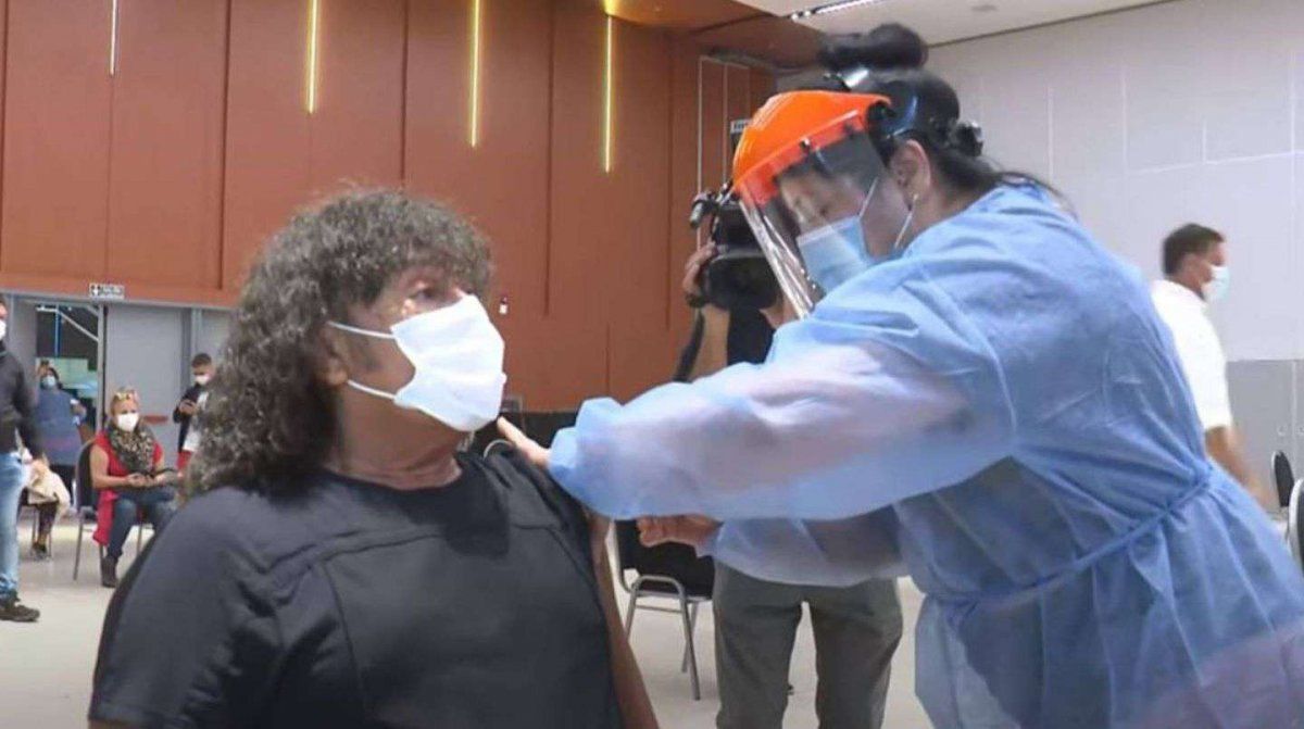 La Mona se vacunó en febrero.