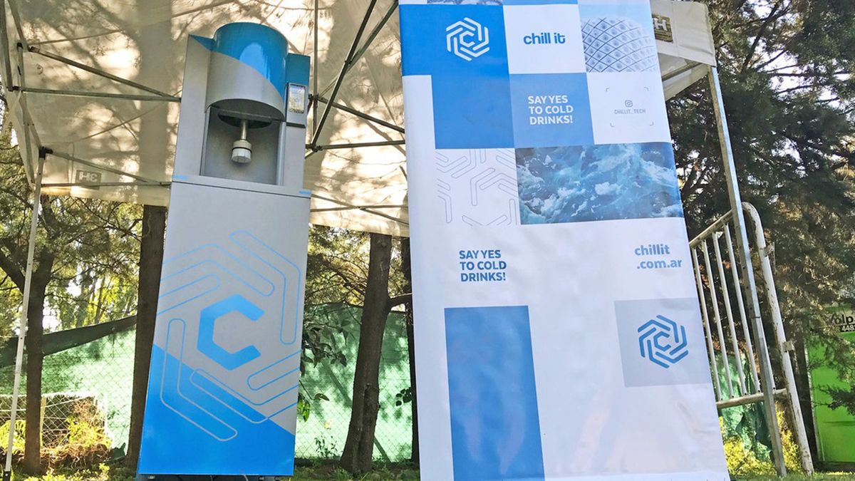 Cómo es El microondas que enfría, el aparato que crearon cinco jóvenes argentinos