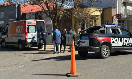Un accidente de tránsito entre dos motocicletas se registró este lunes en la intersección de Primero de Mayo y Mariano Comas Un accidente de tránsito entre dos motocicletas se registró este lunes en la intersección de Primero de Mayo y Mariano Comas