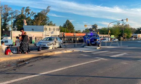 El accidente se produjo en la Ruta Provincial 1 y no se registraron lesionados de gravedad. El accidente se produjo en la Ruta Provincial 1 y no se registraron lesionados de gravedad.