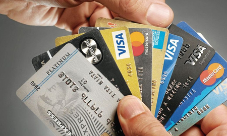AFIP definió cómo se pagarán los consumos en dólares de la tarjeta con cierre posterior al 14 de diciembre AFIP definió cómo se pagarán los consumos en dólares de la tarjeta con cierre posterior al 14 de diciembre