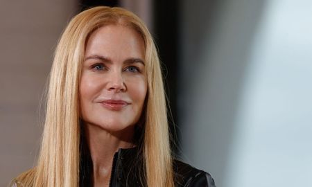 Nicole Kidman se mostró muy cariñosa con Simon Baker y crecen los rumores de romance en Hollywood.