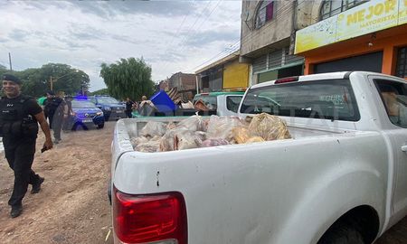 El último juez, personal municipal y policial decomisó 6 toneladas que estaba sin condiciones de higiene. El último juez, personal municipal y policial decomisó 6 toneladas que estaba sin condiciones de higiene.