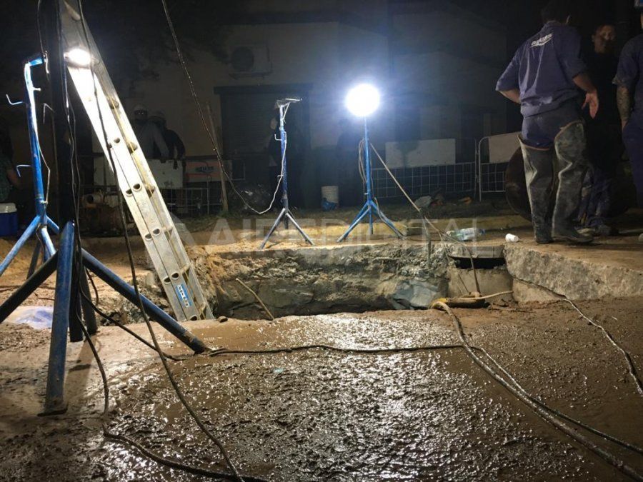 Aguas Santafesinas terminó la reparación de las cañerías en Domigno Silva al 1600.&nbsp;