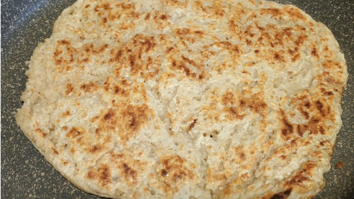 Receta de pan de avena y yogur en sartén. Receta de pan de avena y yogur en sartén.