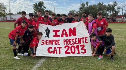El emotivo homenaje a Ian Cabrera de Independiente de San Cristóbal, club en el que jugaba al fútbol