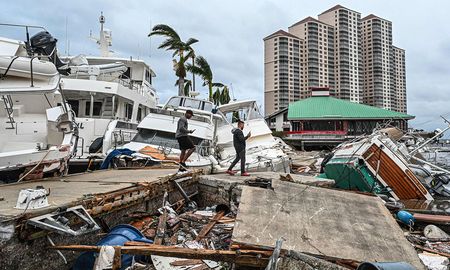 Después de azotar Cuba, Ian aterrizó en Cayo Costa, cerca de Fort Meyers, como uno de los huracanes más violentos que haya azotado Estados Unidos, con vientos de 240 km por hora. Después de azotar Cuba, Ian aterrizó en Cayo Costa, cerca de Fort Meyers, como uno de los huracanes más violentos que haya azotado Estados Unidos, con vientos de 240 km por hora.