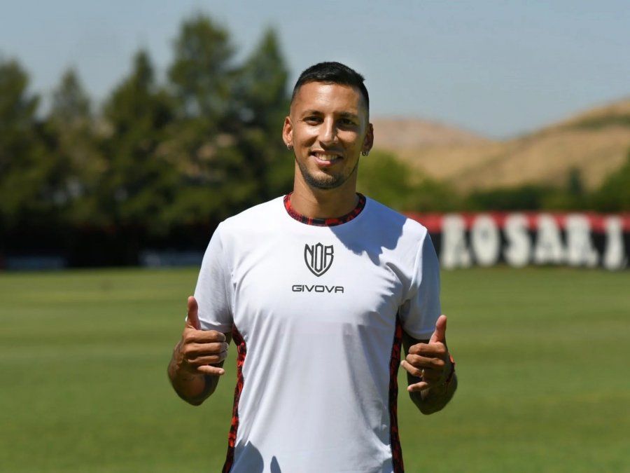 Leonel Vangioni no está recuperado pero aspira a ocupar un lugar en el banco en el clásico rosarino