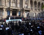 Tras el Tedeum, comenzó el acto central por el 25 de Mayo frente a la Casa de Gobierno de Santa Fe. Tras el Tedeum, comenzó el acto central por el 25 de Mayo frente a la Casa de Gobierno de Santa Fe.