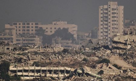 El ataque israelí a un hospital en Gaza en el que murieron 20 personas y entre ellos 6 reporteros internacionales. El ataque israelí a un hospital en Gaza en el que murieron 20 personas y entre ellos 6 reporteros internacionales.