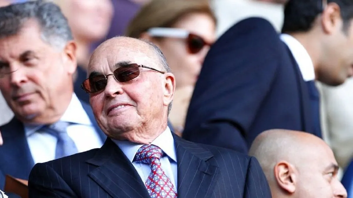 El magnate Joe Lewis declaró y fue liberado bajo fianza este miércoles.