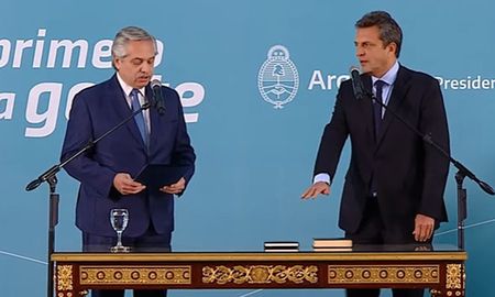 Aire de Santa Fe | Jura Sergio Massa Alberto Fernández 1.jpg