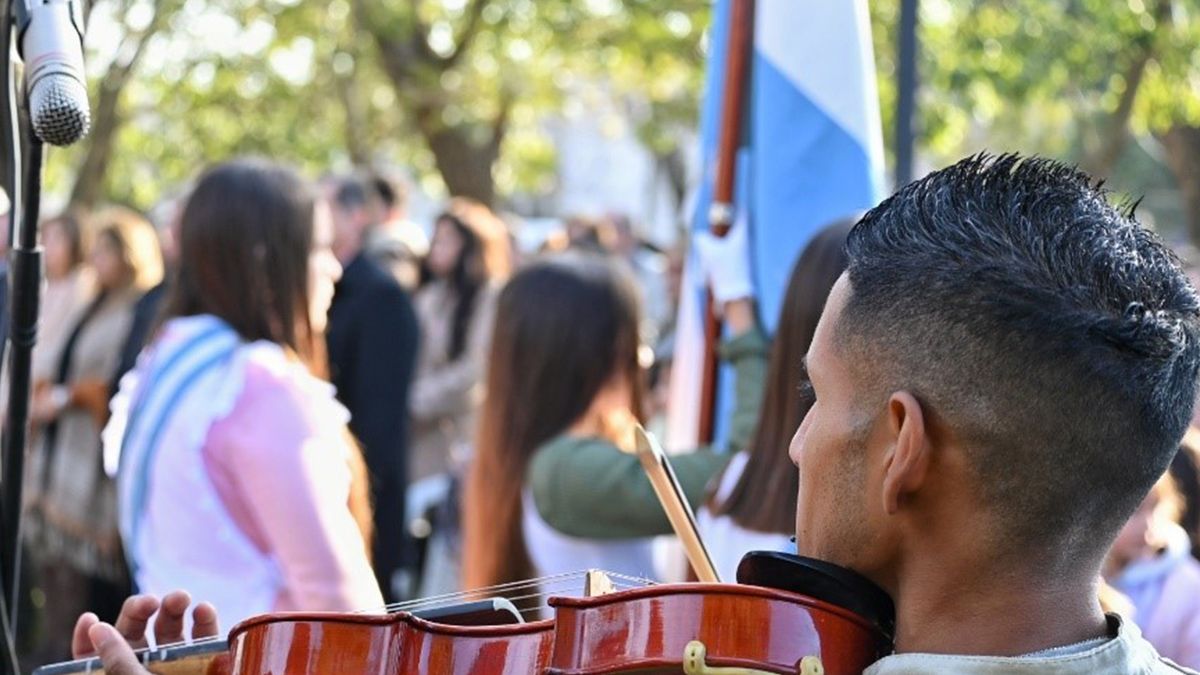 Una de las primeras decisiones tras la creación de la dirección provincial fue la de constituir equipos pedagógicos con participación indígena.