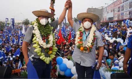 La dupla del MAS confía en que ganará en la primera vuelta de las presidenciales del próximo domingo en Bolivia. Foto: Twitter La dupla del MAS confía en que ganará en la primera vuelta de las presidenciales del próximo domingo en Bolivia. Foto: Twitter