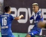 velez recupera a dos jugadores claves para recibir a colon velez recupera a dos jugadores claves para recibir a colon