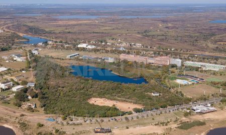 La obra del aulario de la casa de estudios se lleva adelante en un terreno lindante a la reserva ecológica. La obra del aulario de la casa de estudios se lleva adelante en un terreno lindante a la reserva ecológica.