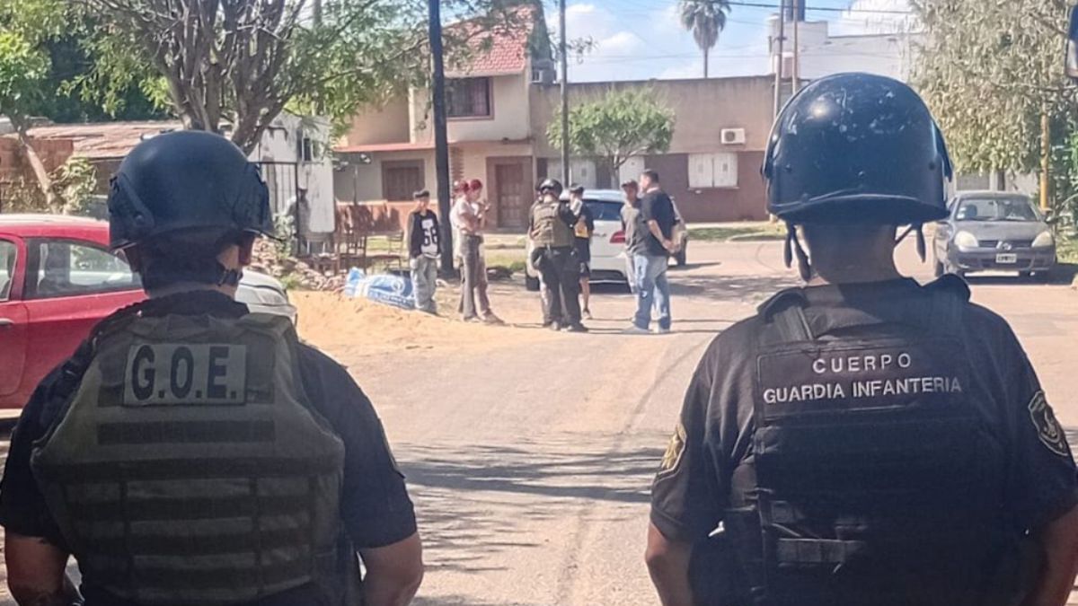 Durante el operativo se constató la existencia de obras iniciadas sin autorización sobre un predio que no cuenta con habilitación para uso habitacional. 