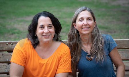 Ruth Hillar y Laura Ibañez, del grupo Canticuénticos, hablaron con AIRE en el 8M. Ruth Hillar y Laura Ibañez, del grupo Canticuénticos, hablaron con AIRE en el 8M.