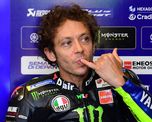 Valentino Rossi no se resigna y aspira a correr en Valencia el próximo fin de semana por el MotoGP. Valentino Rossi no se resigna y aspira a correr en Valencia el próximo fin de semana por el MotoGP.
