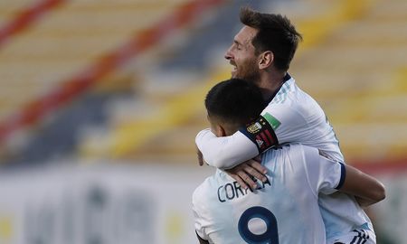 Lionel Messi festejando el gol de Joaquín Correa. Lionel Messi festejando el gol de Joaquín Correa.
