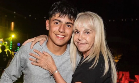 El hijo de Gianinna Maradona y el Kun Agüero estuvo muy cerca de su abuela El hijo de Gianinna Maradona y el Kun Agüero estuvo muy cerca de su abuela
