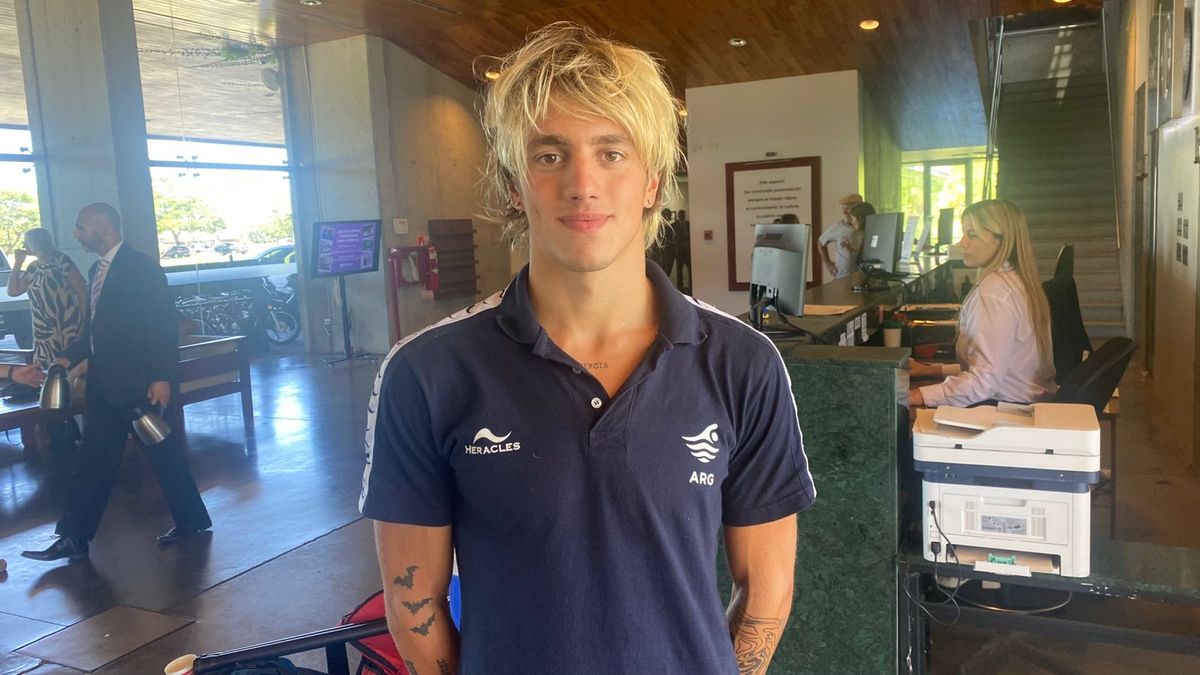 Tomás Rodríguez, de Córdoba, llegó a Santa Fe para nadar la Maratón Santa Fe-Coronda. Tomás Rodríguez, de Córdoba, llegó a Santa Fe para nadar la Maratón Santa Fe-Coronda.