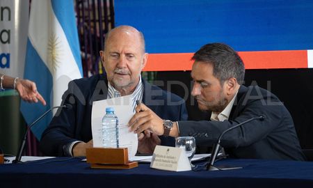 El gobernador Perotti compartió agenda este jueves con el minitro Cabandié. Tras esa reunión, confirmó que no participará de la Mesa Naconal del Frente de Todos. El gobernador Perotti compartió agenda este jueves con el minitro Cabandié. Tras esa reunión, confirmó que no participará de la Mesa Naconal del Frente de Todos.