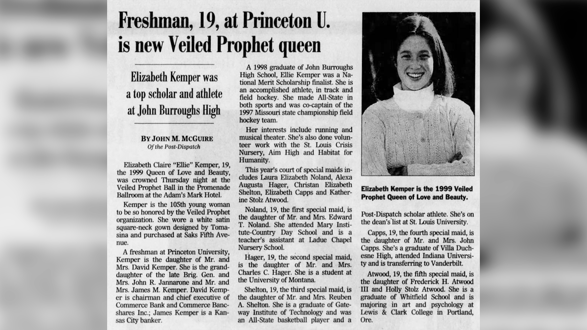 No había nada de secreto: la foto es de la cobertura de un medio local, el Saint Louis Post Dispatch, y la coronación de Kemper apareció en los diarios de Saint Louis.