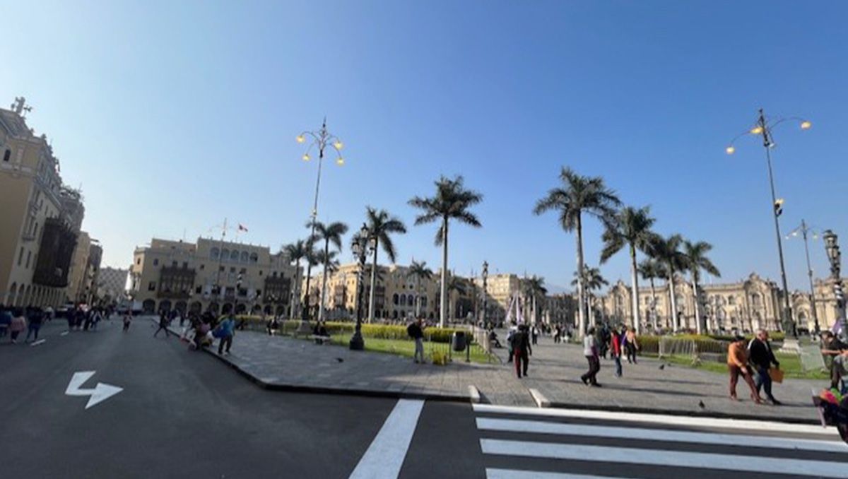El Parque Kennedy luce impecable y maquilla la crisis permanente que atraviesa Perú. El Parque Kennedy luce impecable y maquilla la crisis permanente que atraviesa Perú.