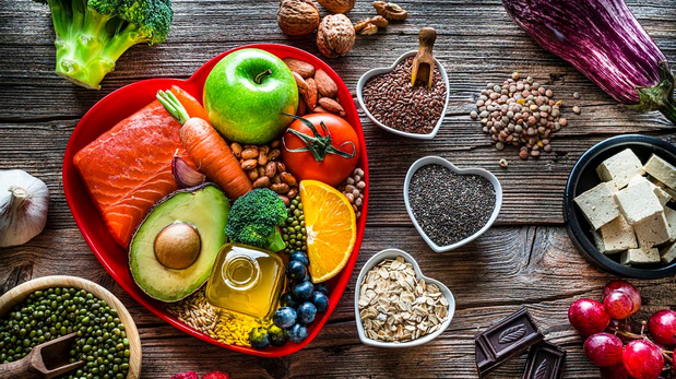 Envejecimiento saludable: qué vitaminas consumir en cada década