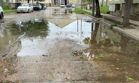 Se espera que, tras el arreglo, se normalice la presión de agua y la transitabilidad en el barrio. Se espera que, tras el arreglo, se normalice la presión de agua y la transitabilidad en el barrio.