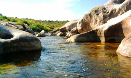 escapada a un pueblo escondido en san luis con parques y un curioso rio para descansar escapada a un pueblo escondido en san luis con parques y un curioso rio para descansar