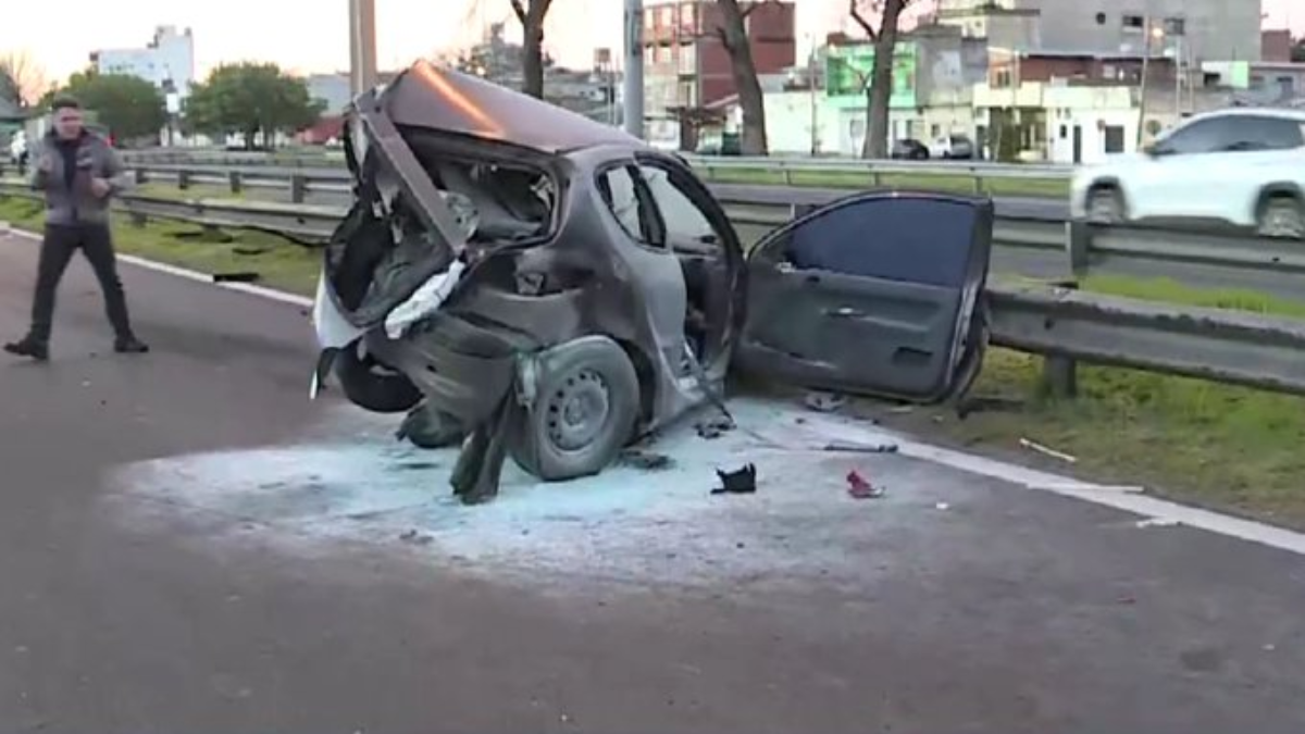 Violento triple choque en la General Paz dejó 9 heridos Violento triple choque en la General Paz dejó 9 heridos
