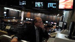 Viernes complicado: se disparó el dólar y subió el riesgo país Viernes complicado: se disparó el dólar y subió el riesgo país