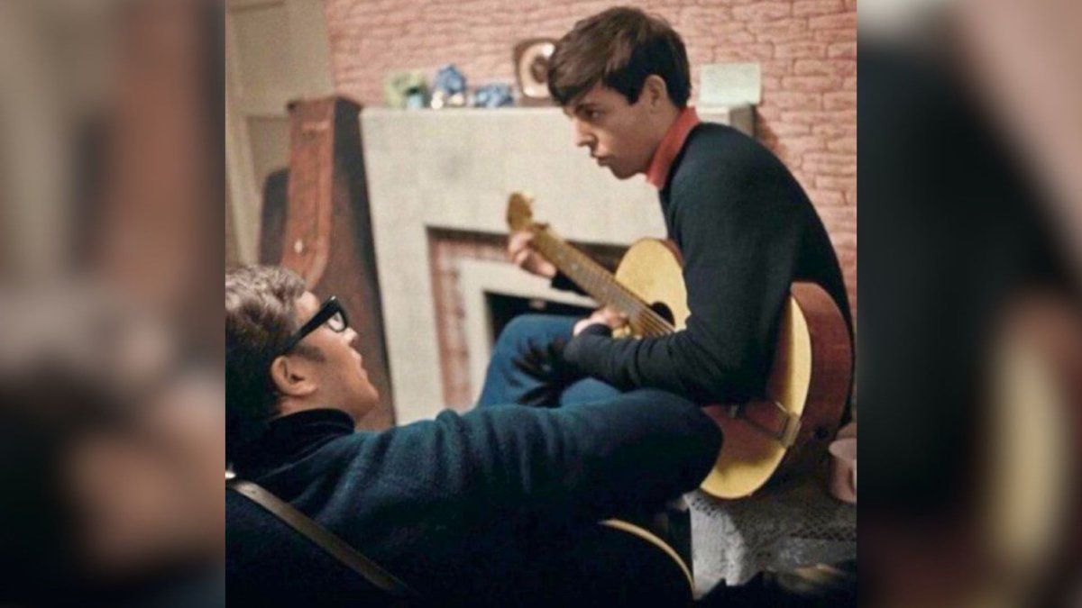 John Lennon y Paul McCartney se unieron por su amor a la música y la tragedia familiar