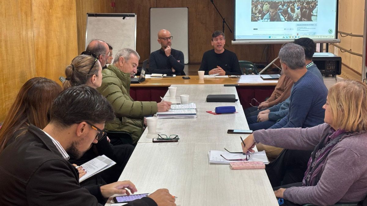 La Mesa Interinstitucional está conformada por el Ministerio de Salud de Santa Fe, el Colegio de Médicos 1° y 2° Circunscripción; las universidades nacionales del Litoral (UNL) y de Rosario (UNR), y la Municipalidad de Rosario. La Mesa Interinstitucional está conformada por el Ministerio de Salud de Santa Fe, el Colegio de Médicos 1° y 2° Circunscripción; las universidades nacionales del Litoral (UNL) y de Rosario (UNR), y la Municipalidad de Rosario.