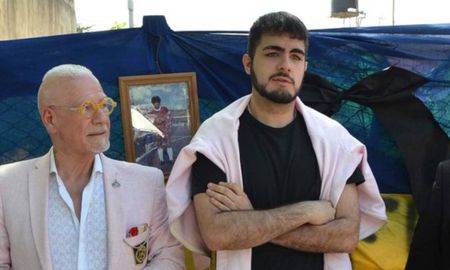 Santiago Lara cree ser hijo de Maradona, y contrató a José Núñez para que lo acompañe hasta llegar a la verdad. Santiago Lara cree ser hijo de Maradona, y contrató a José Núñez para que lo acompañe hasta llegar a la verdad.