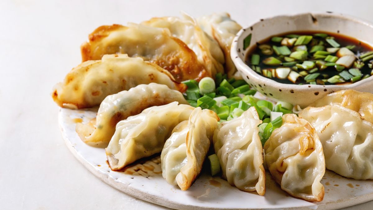 Cómo hacer empanadas chinas paso a paso.